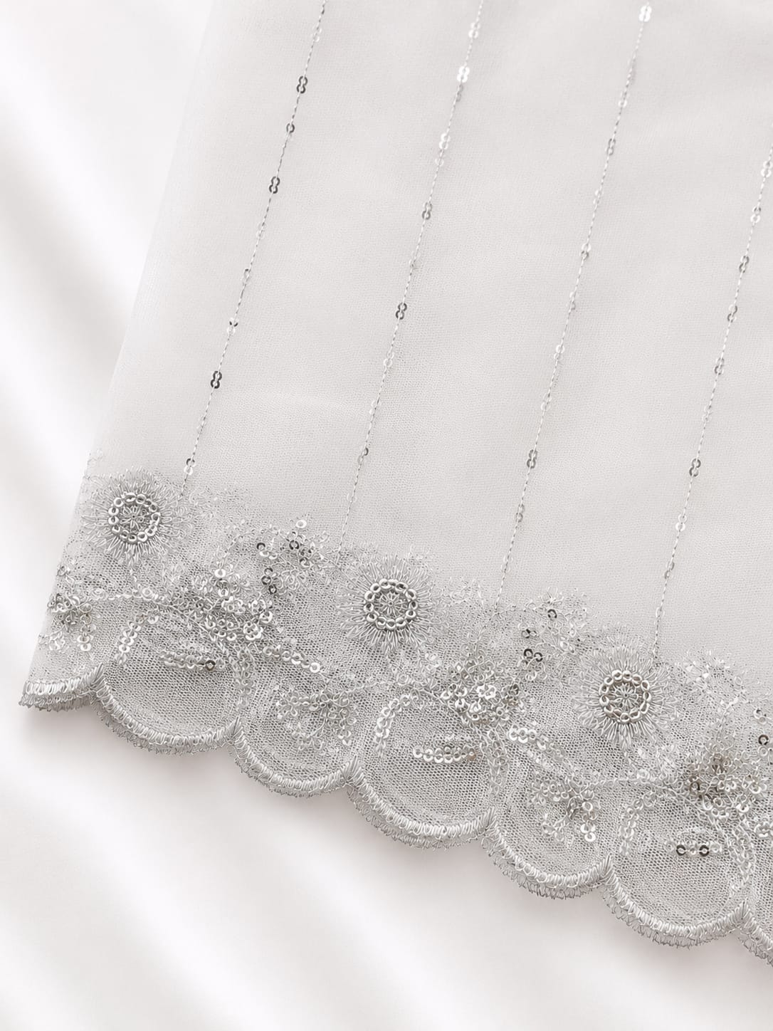 Dyeable White Net With Silver Zari